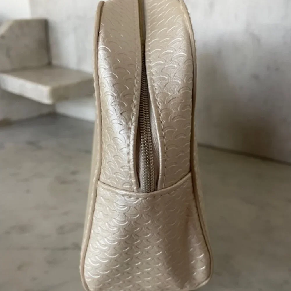 BVLGARI Parfums Pearl Scallop Print Cosmetics Make Up Clutch Bag NWOT